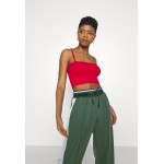 Kobiety T SHIRT TOP | Missguided STRAIGHT NECK BRALET 3 PACK - Top - black/white/red/czarny - OK71676
