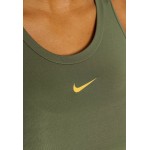 Kobiety T SHIRT TOP | Nike Performance ONE LUXE - Top - medium olive/metallic gold/khaki - HQ26335
