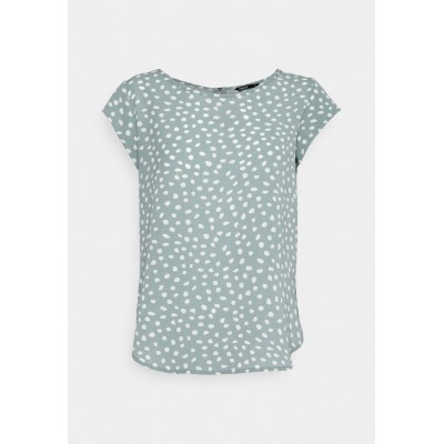 Kobiety SHIRT | ONLY Petite ONLVIC - T-shirt z nadrukiem - chinois green big karo dot/zielony - CI73113