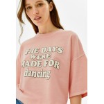Kobiety T SHIRT TOP | Bershka SHORT SLEEVE - T-shirt z nadrukiem - pink/różowy - UM15265