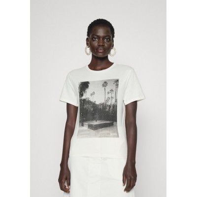 Kobiety T_SHIRT_TOP | BOSS T-shirt z nadrukiem - open white/biały - XP50693