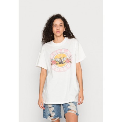Kobiety T_SHIRT_TOP | Cotton On BOYFRIEND GUNS N ROSES - T-shirt z nadrukiem - white/biały - EY75003