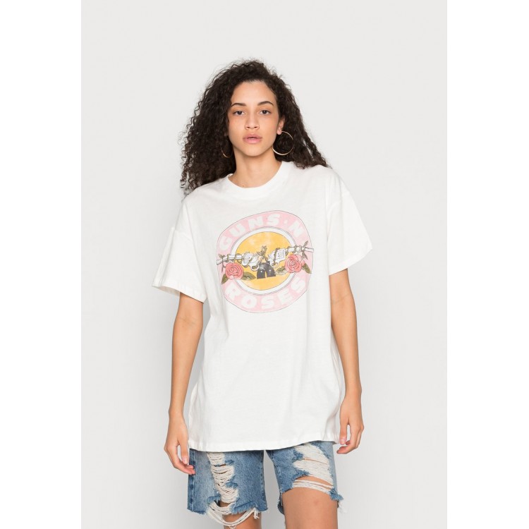 Kobiety T SHIRT TOP | Cotton On BOYFRIEND GUNS N ROSES - T-shirt z nadrukiem - white/biały - EY75003