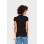 Kobiety T SHIRT TOP | Guess TRINE - T-shirt z nadrukiem - jet black/czarny - CC20732
