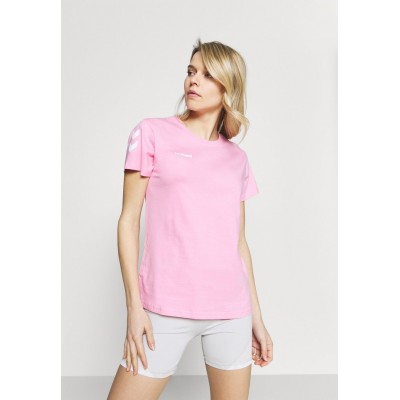 Kobiety T_SHIRT_TOP | Hummel GO WOMAN - T-shirt z nadrukiem - candy/różowy - EZ84328
