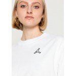 Kobiety T SHIRT TOP | Jordan ESSEN TEE CORE - T-shirt basic - white/biały - PB25834