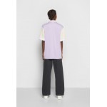 Kobiety T SHIRT TOP | Karl Kani VARSITY BLOCK BASEBALL - T-shirt z nadrukiem - purple/fioletowy - DG24547
