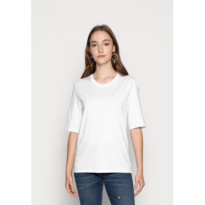 Kobiety T_SHIRT_TOP | Lacoste T-shirt basic - white/biały - BM76130