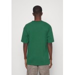 Kobiety T SHIRT TOP | Market MARCHE UNISEX - T-shirt z nadrukiem - forest green/zielony - AH80034