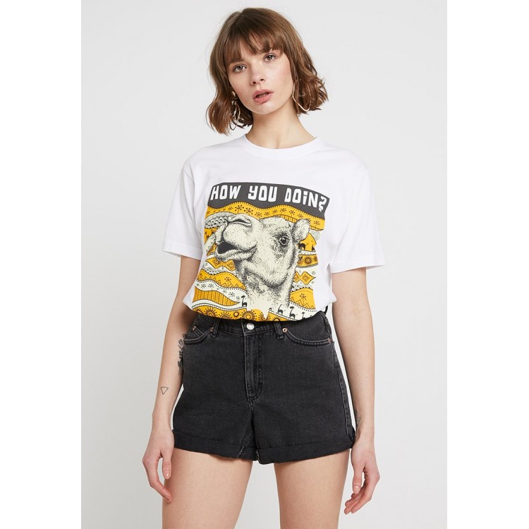 Kobiety T SHIRT TOP | Mister Tee LADIES CAMEL TEE - T-shirt z nadrukiem - white/biały - UG92108