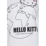 Kobiety T SHIRT TOP | ONLY Petite ONLHELLO KITTY EARTH - T-shirt z nadrukiem - white/biały - CH68663