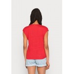 Kobiety T SHIRT TOP | Pepe Jeans CLEMENTINE - T-shirt z nadrukiem - red/czerwony - TB85886
