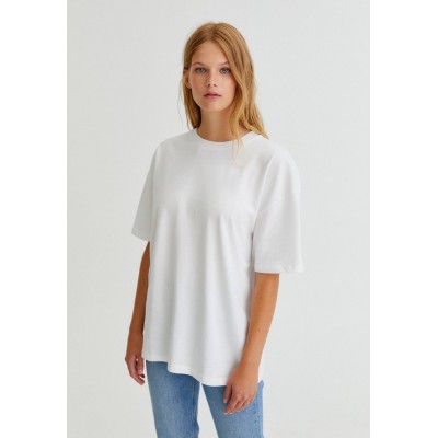 Kobiety T_SHIRT_TOP | PULL&BEAR BASIC - T-shirt basic - white/biały - KC40376