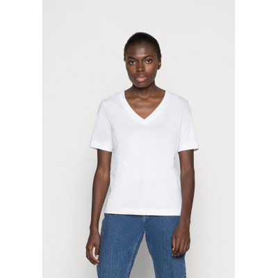 Kobiety T_SHIRT_TOP | Selected Femme SLFSTANDARD  V NECK TEE  - T-shirt basic - bright white/biały - BP63677