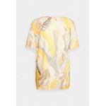 Kobiety T SHIRT TOP | Ted Baker PERA - T-shirt z nadrukiem - orange/wielokolorowy - DR00755