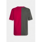 Kobiety T SHIRT TOP | Wasted Paris UNISEX - T-shirt z nadrukiem - charcoal/chili red/czerwony - HI71559