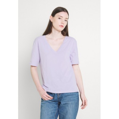 Kobiety T_SHIRT_TOP | Weekday LAST V NECK - T-shirt basic - lilac/liliowy - VM99696