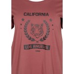 Kobiety T SHIRT TOP | Zizzi T-shirt z nadrukiem - apple butter cali/czerwony - CQ49027