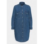 Kobiety DRESS | GAP Petite UTILITY DRESS - Sukienka jeansowa - medium wash/ciemnoniebieski - HP14566