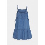 Kobiety DRESS | GAP TIERED MINI DRESS MED EUCLID - Sukienka jeansowa - medium indigo/granatowy - JK03705
