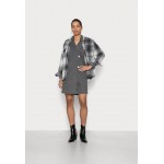 Kobiety DRESS | Gestuz GLENDAG SHORT DRESS - Sukienka jeansowa - washed light grey/jasnoszary - EC11283