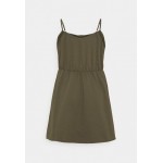 Kobiety DRESS | Vero Moda Curve VMFLICKA STRAP SHORT DRESS - Sukienka jeansowa - ivy green/zielony - PS59334