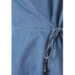 Kobiety DRESS | Vero Moda WRAP - Sukienka jeansowa - light blue denim/jasnoniebieski - ZL98553