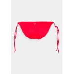 Kobiety BEACH TROUSER | Guess STRING BRIEF - Dół od bikini - cherry bloom/czerwony - VE54397