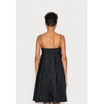 Kobiety DRESS | ARKET Sukienka koktajlowa - black/czarny - LO82122