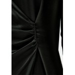 Kobiety DRESS | Bershka WITH CROSSOVER NECKLINE - Sukienka koktajlowa - black/czarny - UC54201