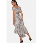 Kobiety DRESS | Chi Chi London BARDOT JACQUARD PEPLUM - Sukienka koktajlowa - silver-coloured/srebrny - UY30793