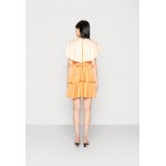 Kobiety DRESS | Closet CLOSET LONDON FRILL DRESS - Sukienka koktajlowa - peach/pomarańczowy - IS40597