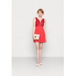 Kobiety DRESS | WAL G. PLEATED SEQUIN SKATER DRESS - Sukienka koktajlowa - red/czerwony - CD07483