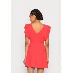 Kobiety DRESS | WAL G. PLUNGE NECKLICE WITH SLEEVES DRESS - Sukienka koktajlowa - coral/koralowy - OY13008