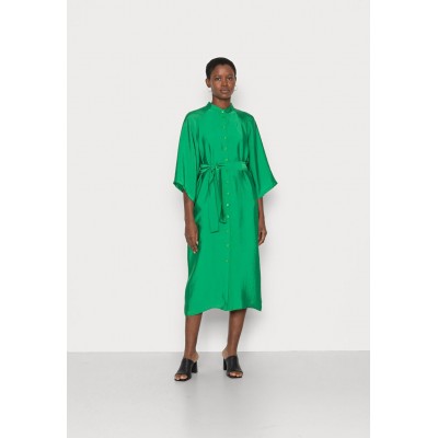 Kobiety DRESS | Gestuz LUELLA DRESS - Sukienka koszulowa - green bee/zielony - UM64233