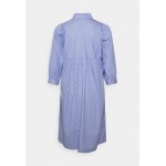 Kobiety DRESS | Vero Moda VMFLOWERLY KNEE DRESS - Sukienka koszulowa - bright white/blue/biały - WZ69853