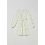 Kobiety DRESS | Bershka RUSTIC LONG SLEEVES AND CUT OUT DETAIL - Sukienka letnia - off white/mleczny - BI33531