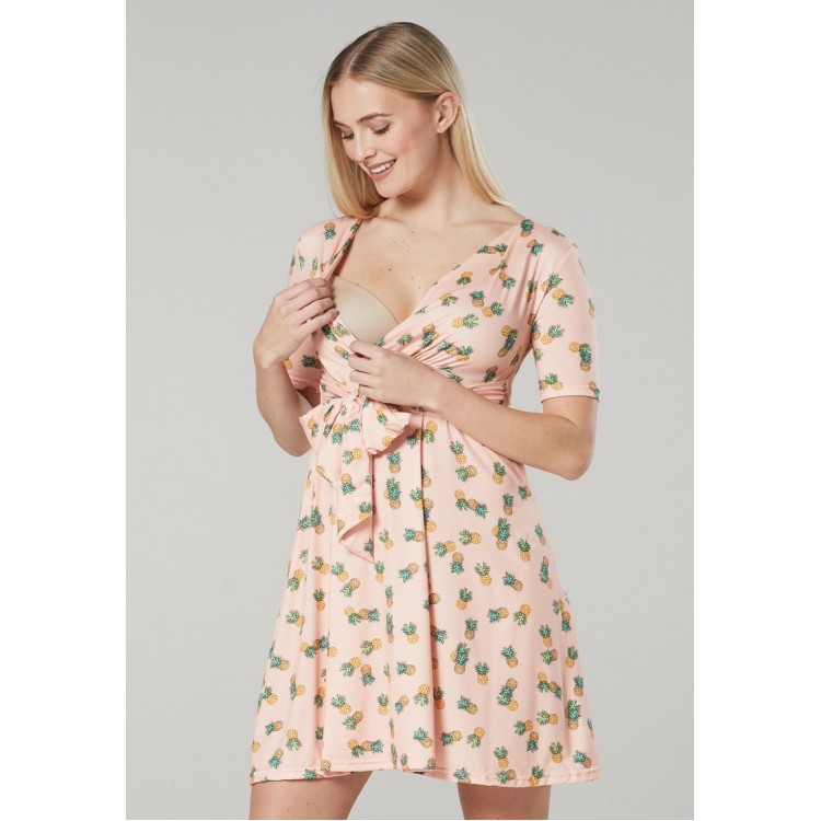 Kobiety DRESS | Chelsea Clark WITH A BELT AND A PRINT - Sukienka letnia - brzoskwiniowy ananasy/jasnoróżowy - RH84957