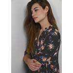 Kobiety DRESS | Kaffe Sukienka letnia - black peach flower print/morelowy - WK59031