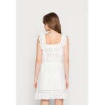 Kobiety DRESS | Scotch & Soda EMBROIDERED SHORT LENGTH DRESS WITH RUFFLES - Sukienka letnia - off white/mleczny - YZ55366