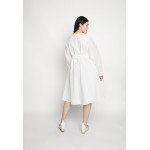 Kobiety DRESS | Selected Femme Curve SLFSKYE KNEE DRESS - Sukienka letnia - snow white/biały - MF75145