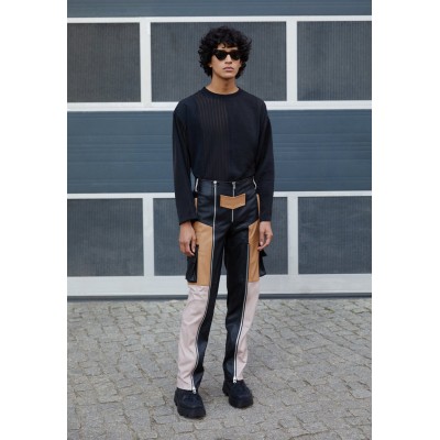 Kobiety SHIRT | SHOOP NEW LIFE UPCYCLED LONG TEE UNISEX - Bluzka z długim rękawem - triple black/czarny - QB65120