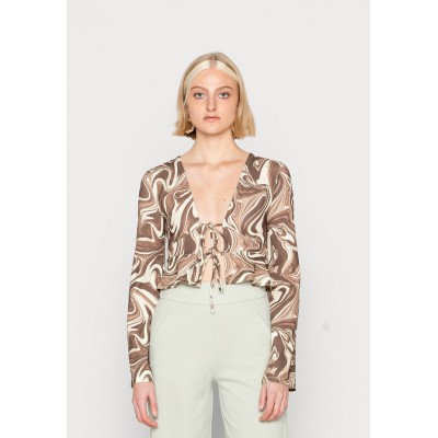 Kobiety T_SHIRT_TOP | Gina Tricot COLETTE - Bluzka z długim rękawem - brown swirl/brązowy - CW62214