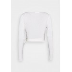 Kobiety T SHIRT TOP | Glamorous WRAP CROP - Bluzka z długim rękawem - cream/mleczny - HA78708