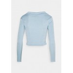 Kobiety T SHIRT TOP | Missguided Petite RUCHED FRONT ACETATE SLINKY SHIRT - Bluzka z długim rękawem - blue/niebieski - TQ90540