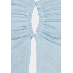 Kobiety T SHIRT TOP | Missguided Petite RUCHED FRONT ACETATE SLINKY SHIRT - Bluzka z długim rękawem - blue/niebieski - TQ90540