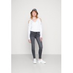 Kobiety T SHIRT TOP | Pepe Jeans CORA - Bluzka z długim rękawem - white/biały - DC00378