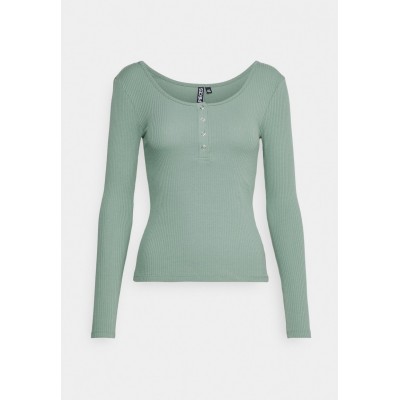 Kobiety T_SHIRT_TOP | Pieces Petite PCKITTE - Bluzka z długim rękawem - hedge green/zielony - JK39559