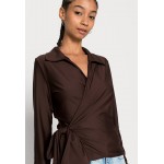 Kobiety T SHIRT TOP | Weekday IRIS WRAP LONGSLEEVE - Bluzka z długim rękawem - brown/brązowy - JB10868